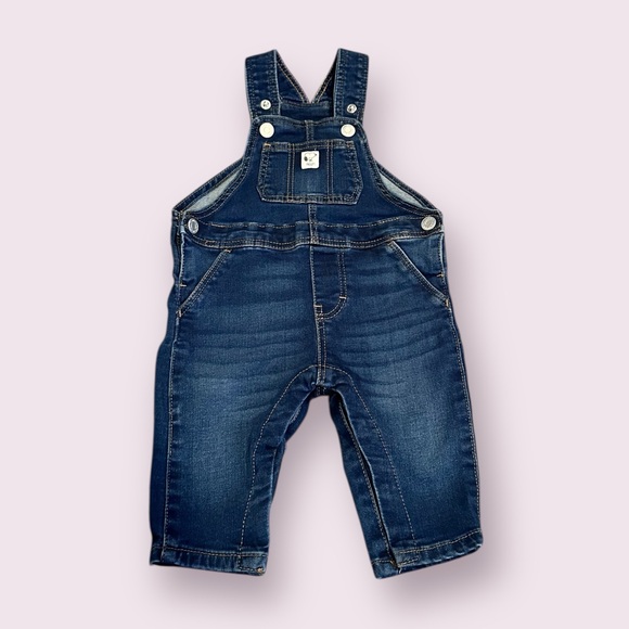 H&M Other - H&M Dark Wash Blue Denim Baby Snoopy Overalls Size 6 Months